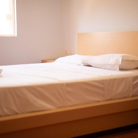 Апартаменты Apartament Egzoni City Center Берат Экстерьер фото
