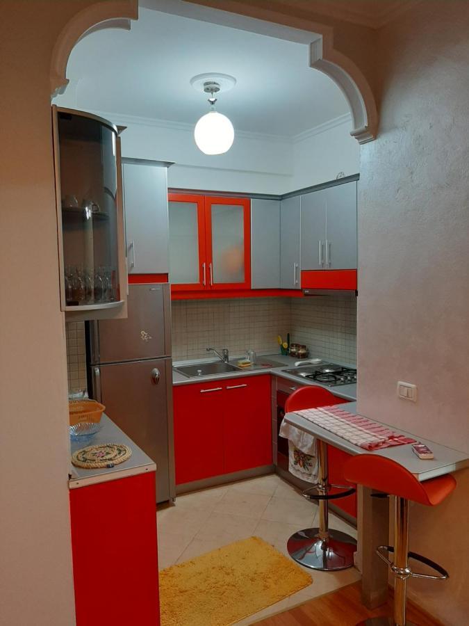 Апартаменты Apartament Egzoni City Center Берат Экстерьер фото
